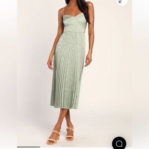 Elegant Sage Green Maxi Dress